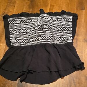 La Hearts Black and White Crop Top